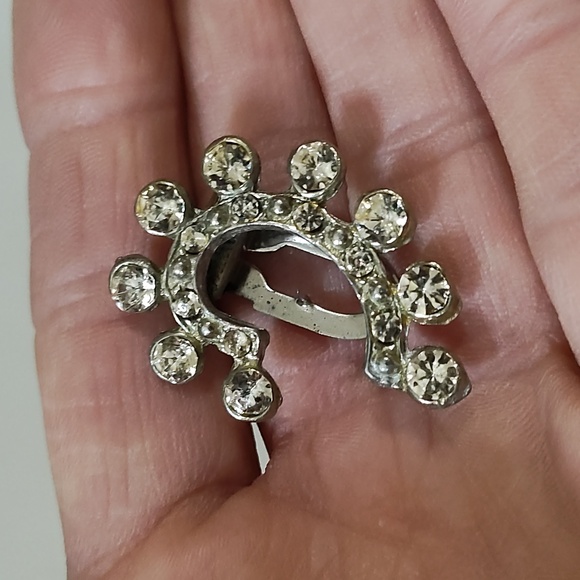 VINTAGE LOT OF FOUR SILVER-TONE 1 - 2" SCARF CLIPS - Picture 6 of 12